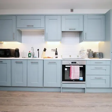 Spacious 2 Bedroom Apartment With Free Parking Cardiff Exterior photo
