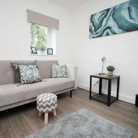 Spacious 2 Bedroom Apartment With Free Parking Cardiff Exterior photo