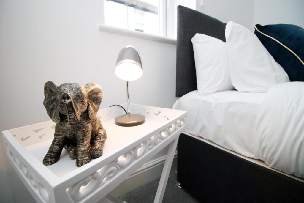 Spacious 2 Bedroom With Free Parking *