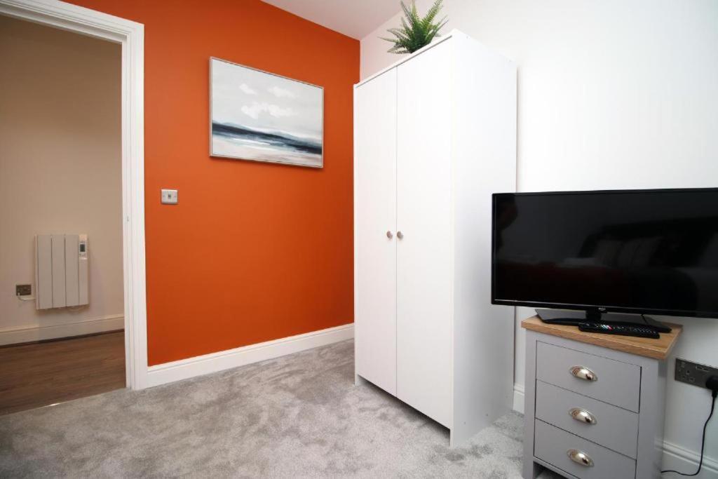 Apartment Spacious 2 Bedroom With Free Parking