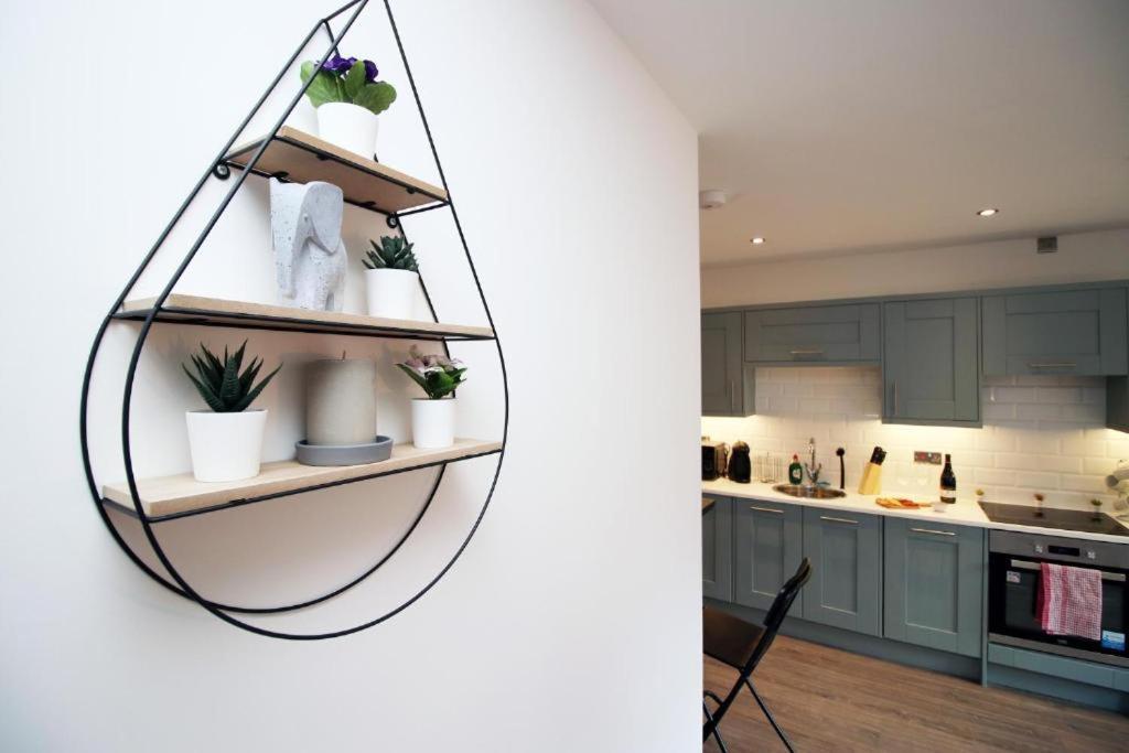 Spacious 2 Bedroom With Free Parking *